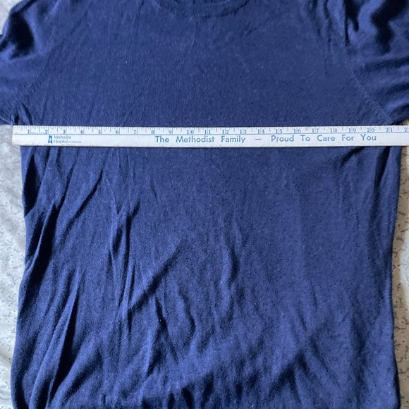 Old Navy Men's Navy Blue Lightweight Crew Neck Sweater Size Large - Picture 4 of 5